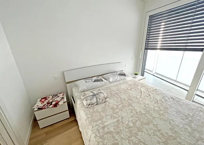 5 Rent Station アパート *