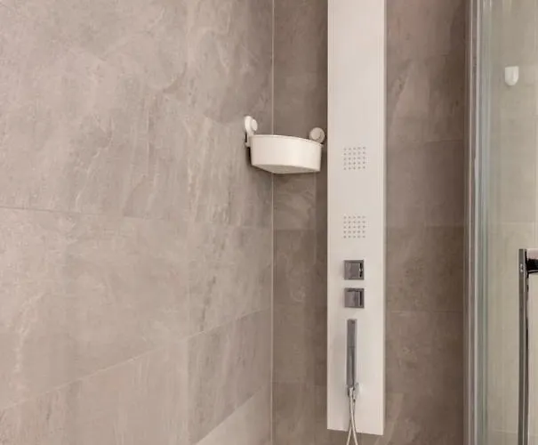 アパート 5 Rent Station ルガーノ