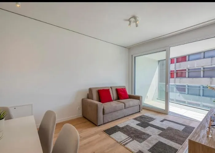 5 Rent Station アパート