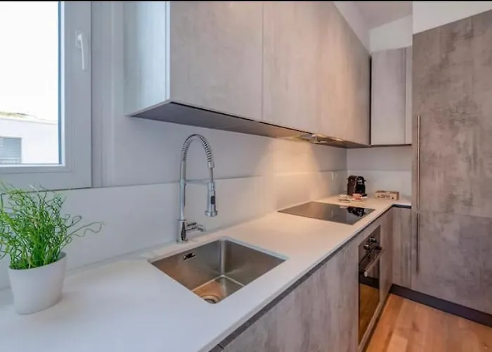 アパート 5 Rent Station ルガーノ