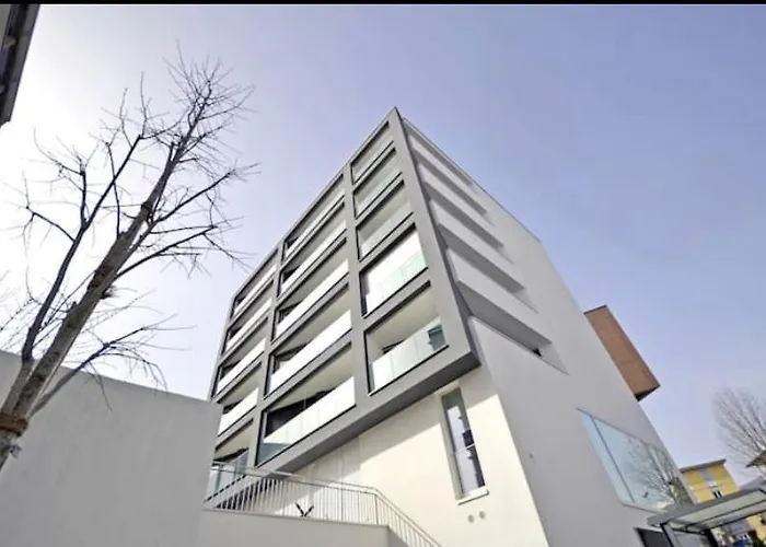 アパート 5 Rent Station ルガーノ