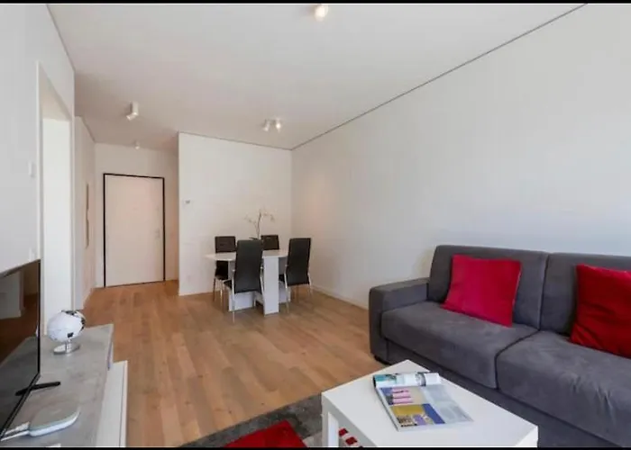 アパート 5 Rent Station