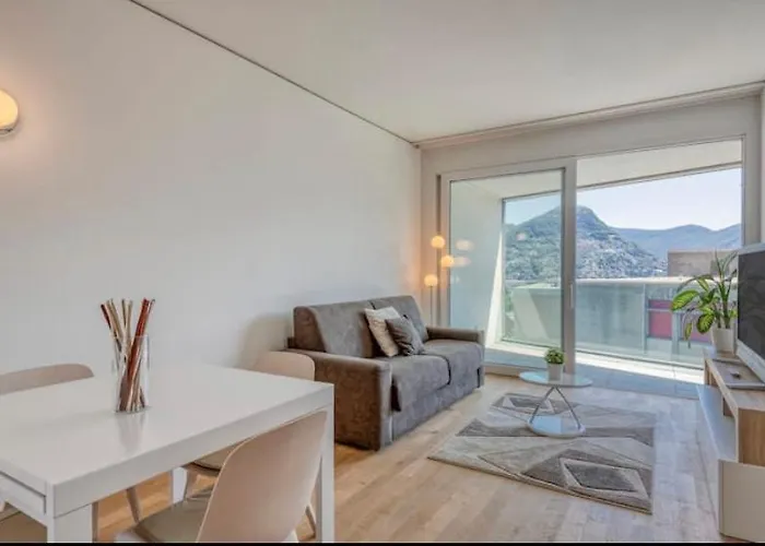 5 Rent Station アパート *