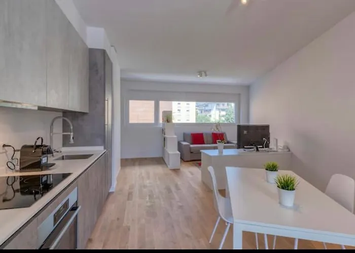 5 Rent Station アパート *