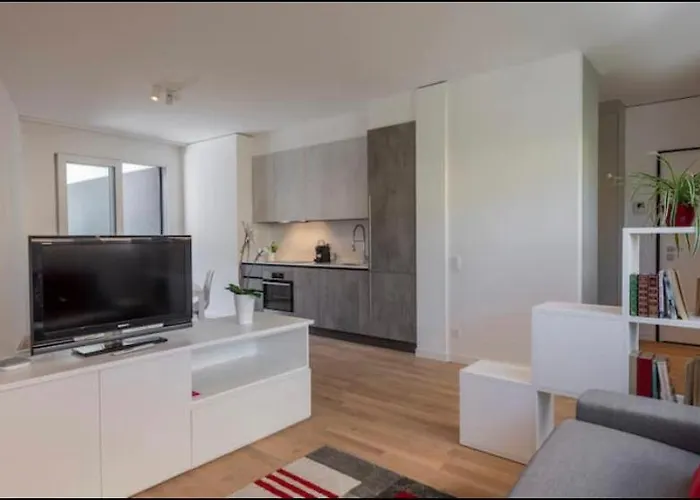 アパート 5 Rent Station ルガーノ