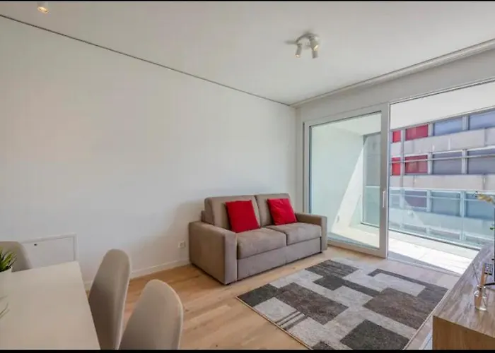 アパート 5 Rent Station ルガーノ