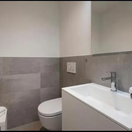 5 Rent Station Apartmán