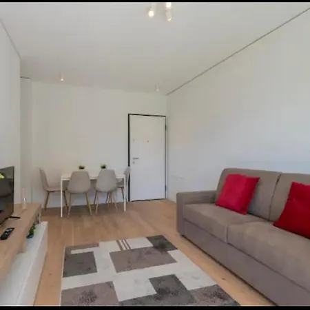 5 Rent Station Apartmán