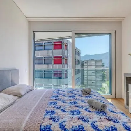 5 Rent Station شقة لوغانو