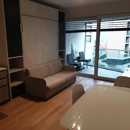 5 Rent Station شقة لوغانو